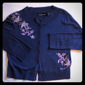 Adorable DKNY sweater / sold